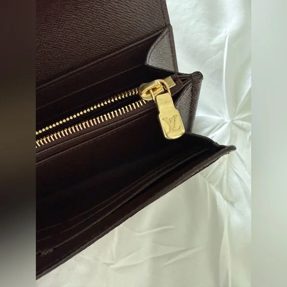 Louis Vuitton Wallet - Picture 9 of 12